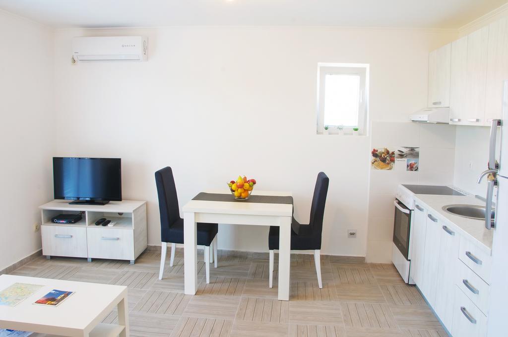 Apartmani Tivat Kaludjerovic Oda fotoğraf